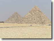 2 menší pyramidy