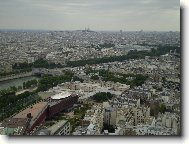 Pohled na Sacre Coure z Eiffelovy věže