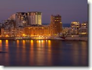 Fotosout�: noční Valletta