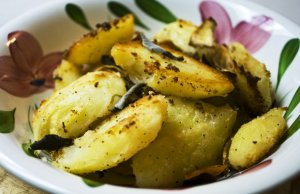 Кулинарный рецепт: Запеченный картофель: Нарезанный кружочками картофель, запеченный со сливочным маслом
