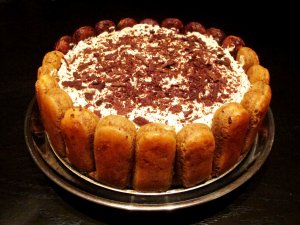 Recept online: Tiramisu s citrnem a fky: Znm italsk dezert v netradin obmn - s citrnovm krmem a sladkmi erstvmi fky